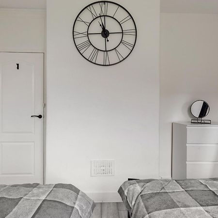 Beautifully Modern 2-Bed Apartment W/Garden Λονδίνο Εξωτερικό φωτογραφία