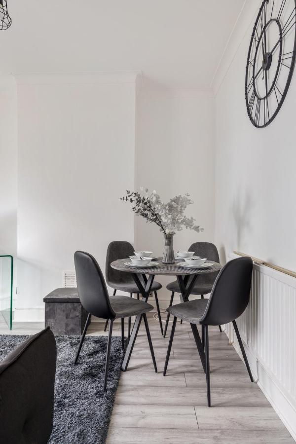Beautifully Modern 2-Bed Apartment W/Garden Λονδίνο Εξωτερικό φωτογραφία