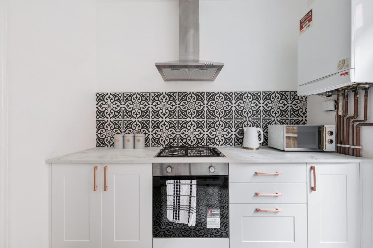 Beautifully Modern 2-Bed Apartment W/Garden Λονδίνο Εξωτερικό φωτογραφία