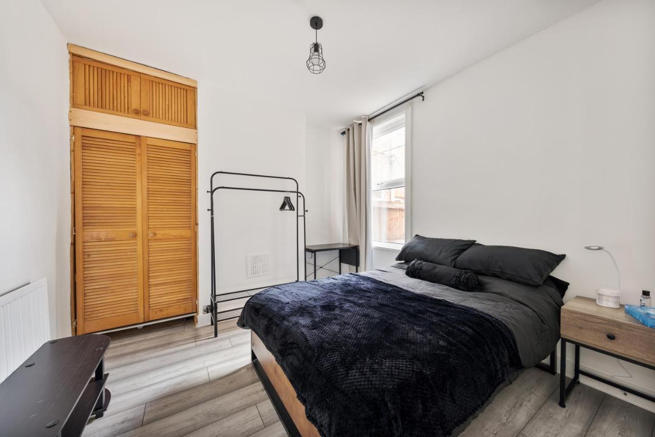 Beautifully Modern 2-Bed Apartment W/Garden Λονδίνο Εξωτερικό φωτογραφία