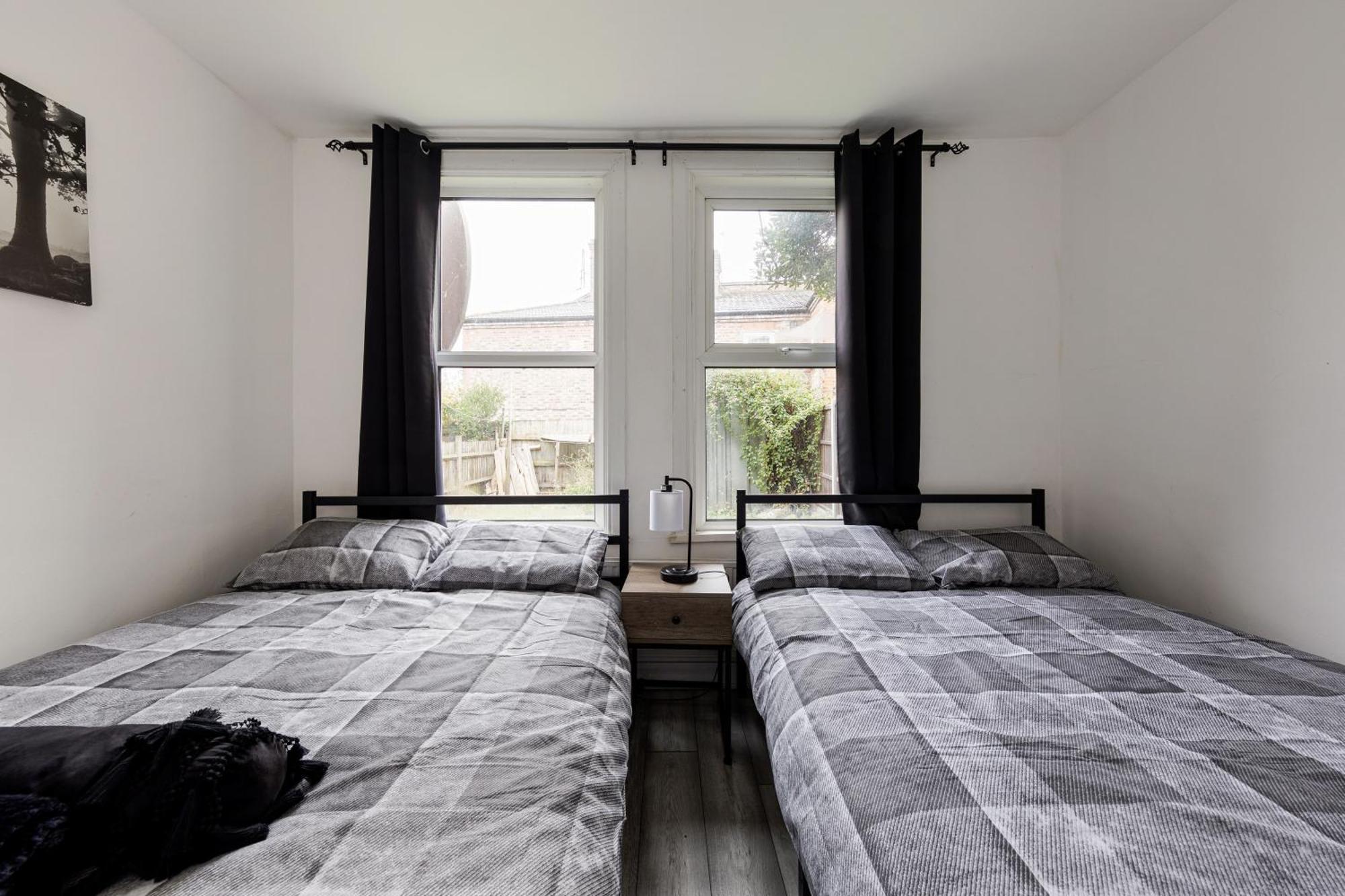 Beautifully Modern 2-Bed Apartment W/Garden Λονδίνο Εξωτερικό φωτογραφία
